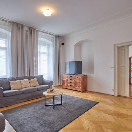 Charles Bridge Apartments Прага Экстерьер фото