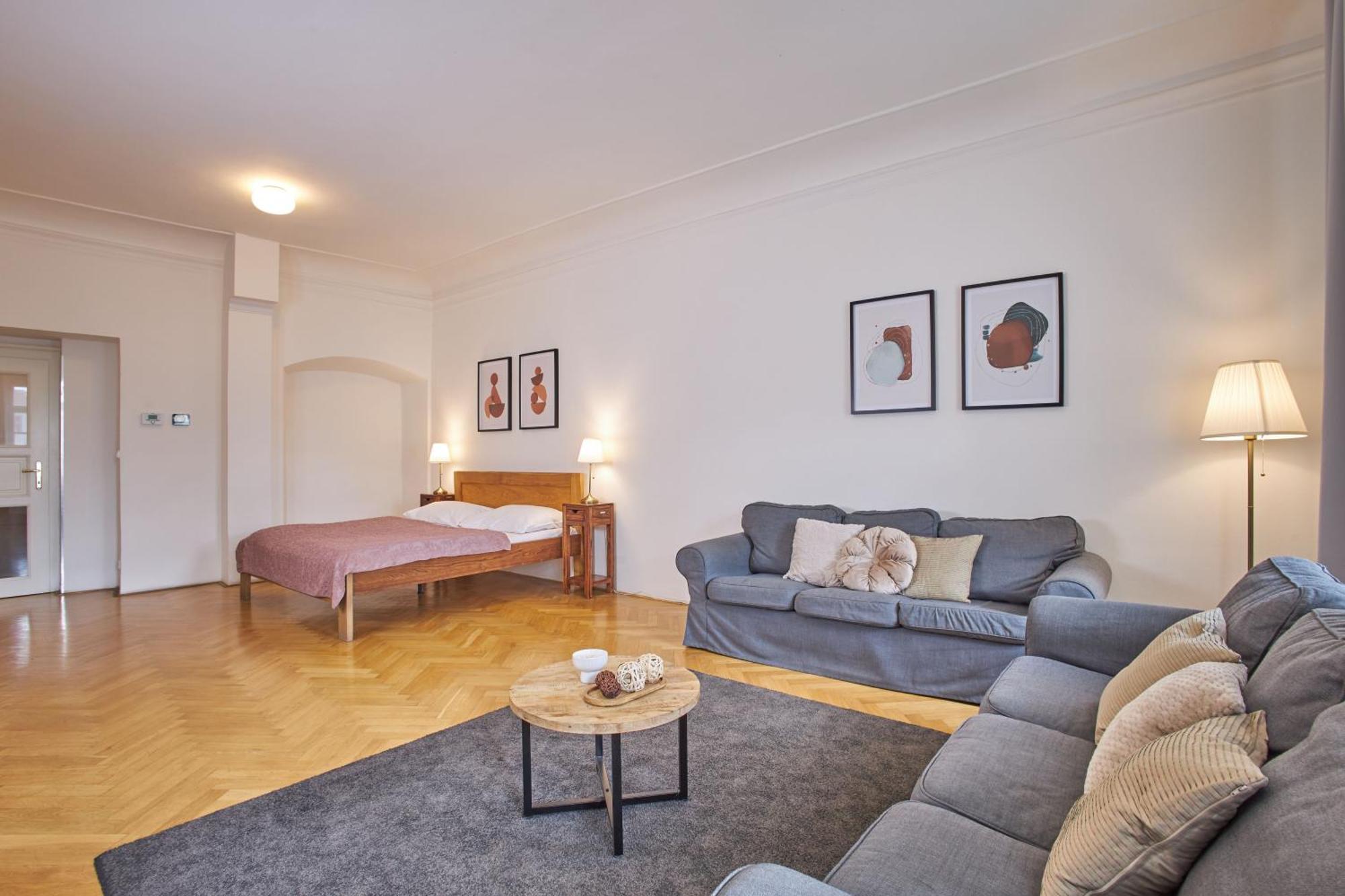 Charles Bridge Apartments Прага Экстерьер фото