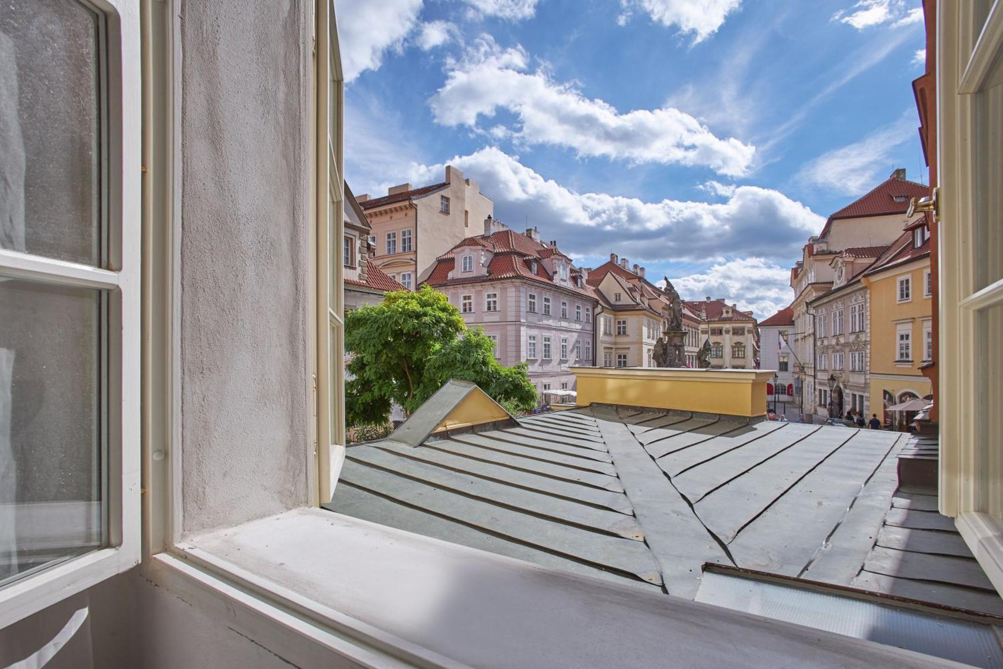 Charles Bridge Apartments Прага Экстерьер фото