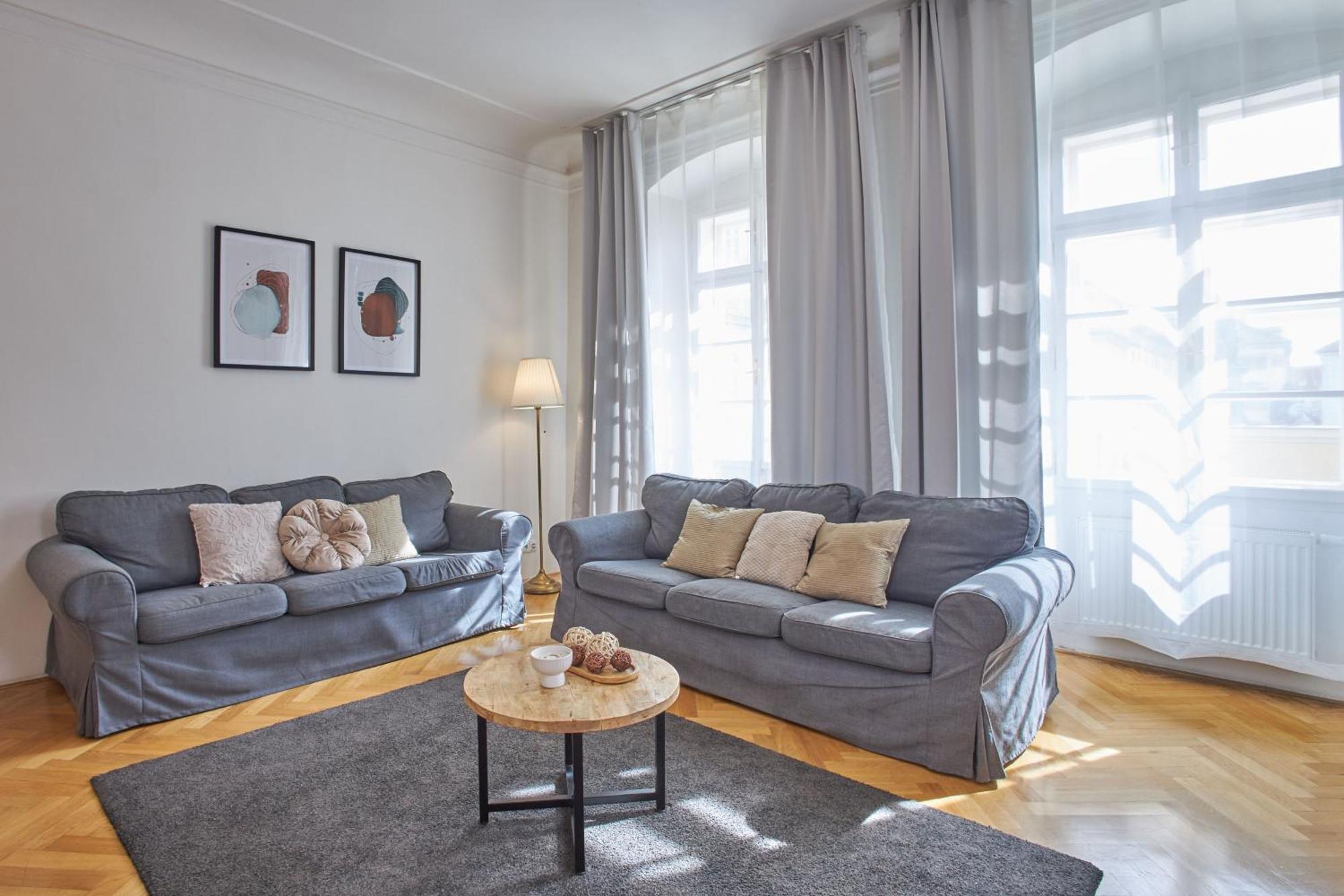 Charles Bridge Apartments Прага Экстерьер фото