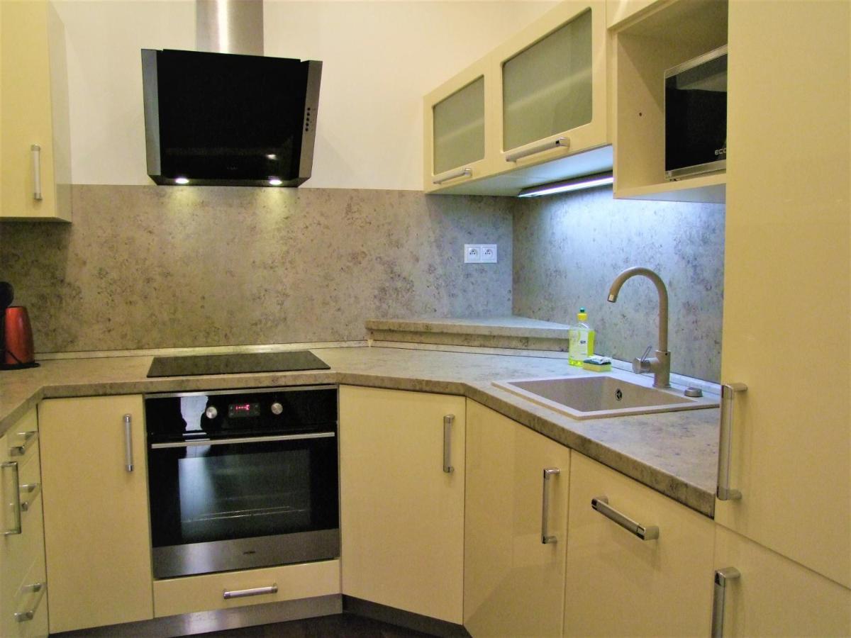 Charles Bridge Apartments Прага Экстерьер фото