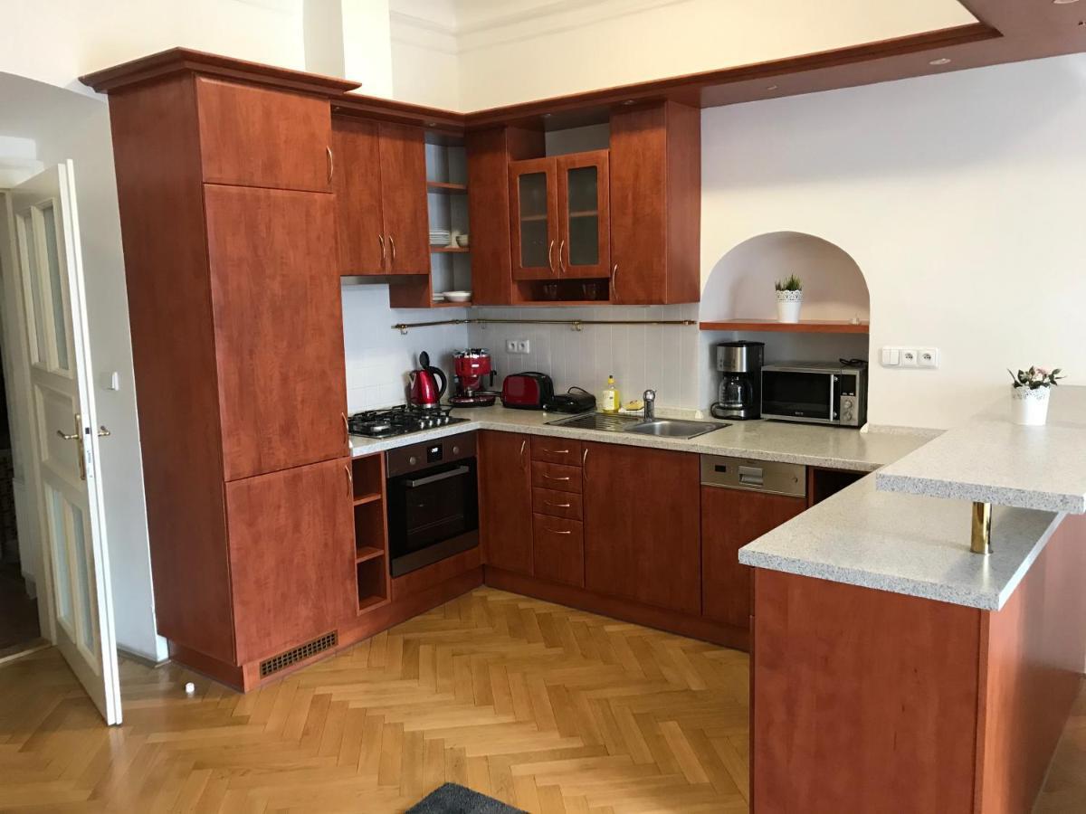Charles Bridge Apartments Прага Экстерьер фото